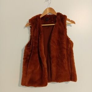 Stella & Dot faux fur vest size S